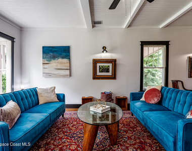 1211 Houston Street - Photo Thumbnail 5