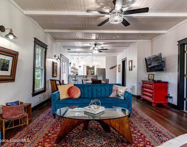 1211 Houston Street - Photo Thumbnail 1