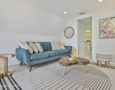2440 Brandywine Lane - Photo Thumbnail 4