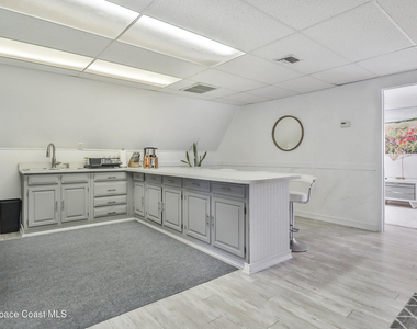 2440 Brandywine Lane - Photo Thumbnail 8