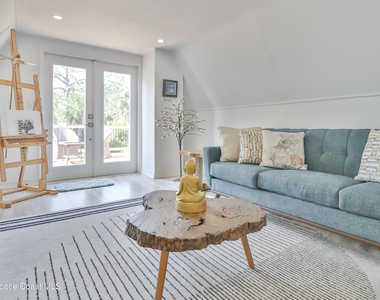 2440 Brandywine Lane - Photo Thumbnail 6