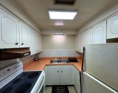 3765 S Hopkins Avenue - Photo Thumbnail 3