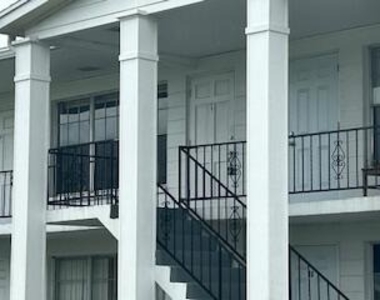 3765 S Hopkins Avenue - Photo Thumbnail 6