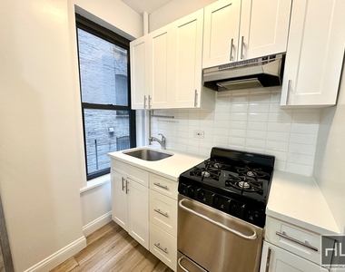 York Avenue - Photo Thumbnail 1