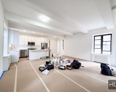 West 55 Street - Photo Thumbnail 1