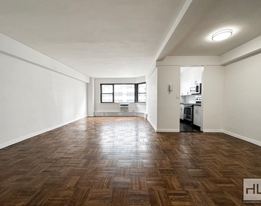 East 69 Street - Photo Thumbnail 1