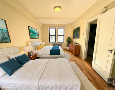 East 68 Street - Photo Thumbnail 2