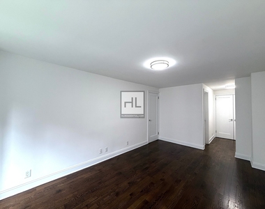 East 56th Street - Photo Thumbnail 2