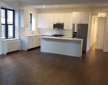 West 55 Street - Photo Thumbnail 3