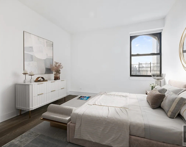 West 34th Street - Photo Thumbnail 1