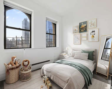 West 34th Street - Photo Thumbnail 3