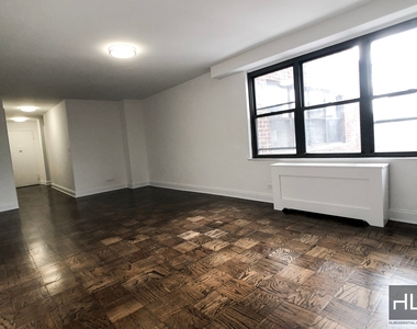 E 82 St - Photo Thumbnail 1