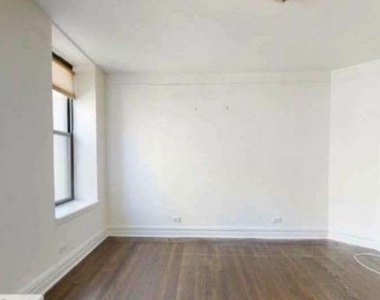 East 91 Street - Photo Thumbnail 1