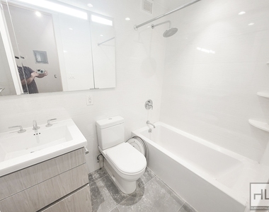 East 80 Street - Photo Thumbnail 1