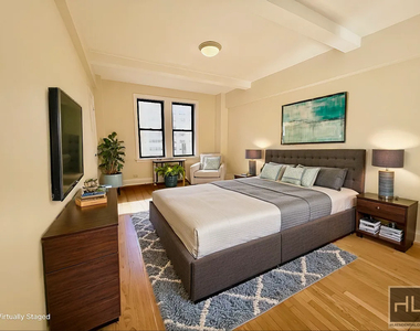 East 68 Street - Photo Thumbnail 3