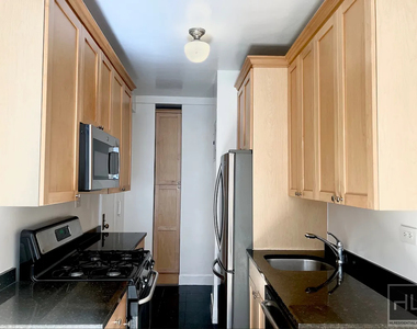 East 68 Street - Photo Thumbnail 2