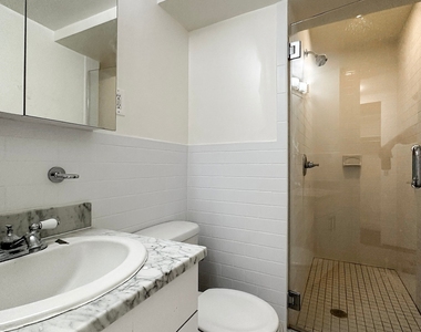 East 69 Street - Photo Thumbnail 2
