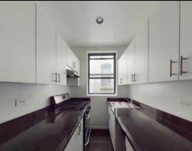 East 91 Street - Photo Thumbnail 3