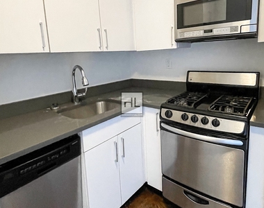 E 16 St - Photo Thumbnail 3