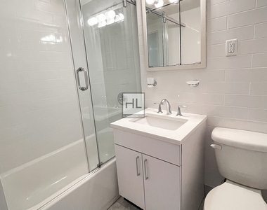 E 16 St - Photo Thumbnail 4