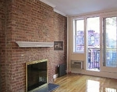 East 7th Street - Photo Thumbnail 1