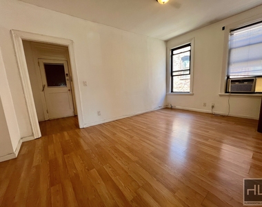 35-25 Crescent Street - Photo Thumbnail 12