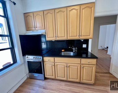 35-25 Crescent Street - Photo Thumbnail 5