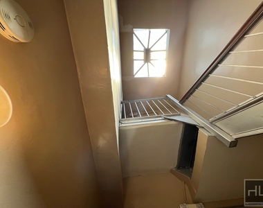35-25 Crescent Street - Photo Thumbnail 13