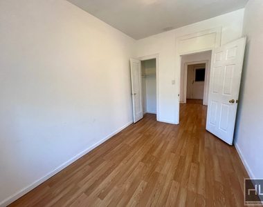 35-25 Crescent Street - Photo Thumbnail 11