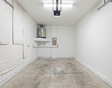 2818 Grand Kemerton Place - Photo Thumbnail 22