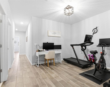 2818 Grand Kemerton Place - Photo Thumbnail 16