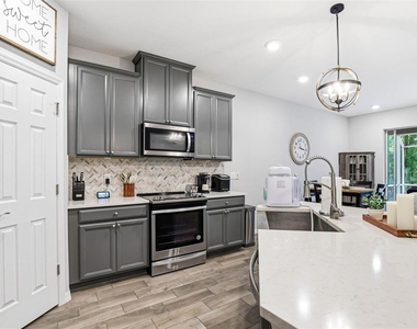 2818 Grand Kemerton Place - Photo Thumbnail 4