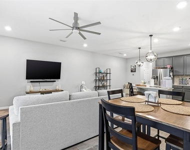 2818 Grand Kemerton Place - Photo Thumbnail 6