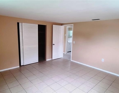 5305 Hawk Drive - Photo Thumbnail 9