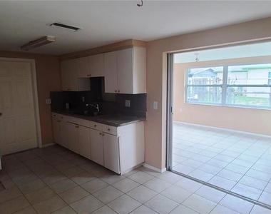5305 Hawk Drive - Photo Thumbnail 3