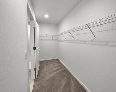 16717 Delia Street - Photo Thumbnail 17