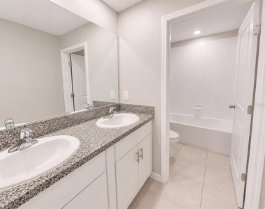 16717 Delia Street - Photo Thumbnail 11