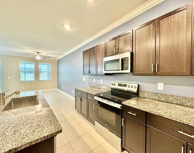 10809 Fowlers Bluff Court - Photo Thumbnail 9