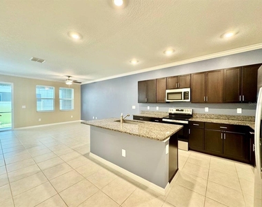 10809 Fowlers Bluff Court - Photo Thumbnail 3