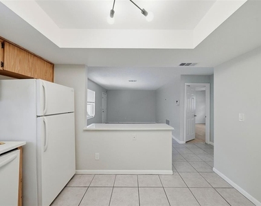 2564 42nd Avenue N - Photo Thumbnail 8