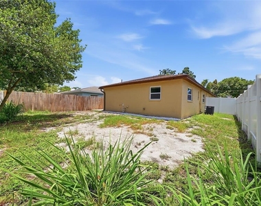 2564 42nd Avenue N - Photo Thumbnail 16