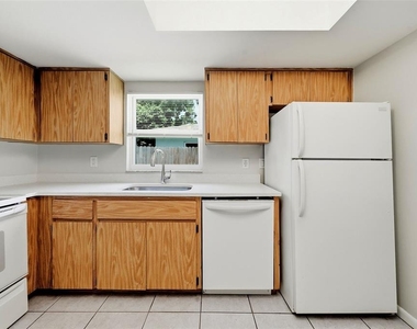 2564 42nd Avenue N - Photo Thumbnail 6