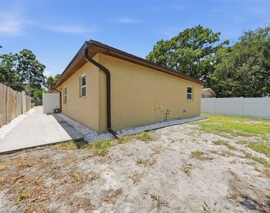 2564 42nd Avenue N - Photo Thumbnail 15