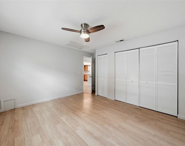 2564 42nd Avenue N - Photo Thumbnail 10