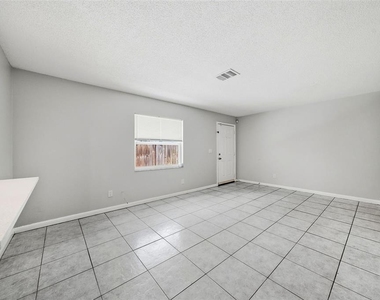 2564 42nd Avenue N - Photo Thumbnail 3