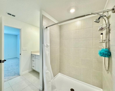10275 Purple Leaf Court - Photo Thumbnail 16