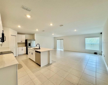10275 Purple Leaf Court - Photo Thumbnail 4