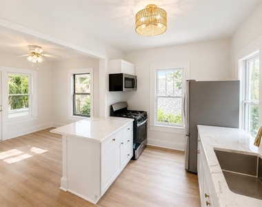 618 N 7th Avenue - Photo Thumbnail 1