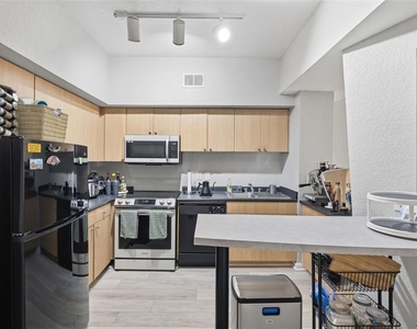 520 S Armenia Avenue - Photo Thumbnail 3