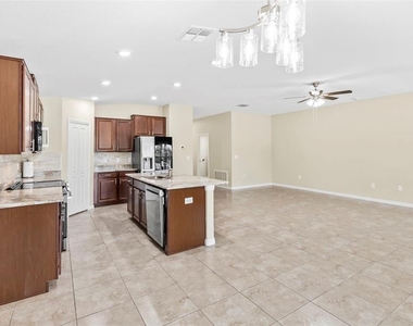 10633 Standing Stone Drive - Photo Thumbnail 12